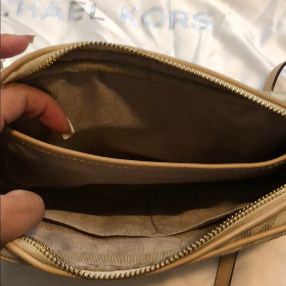 Mk crossbody - Picture 4 of 4